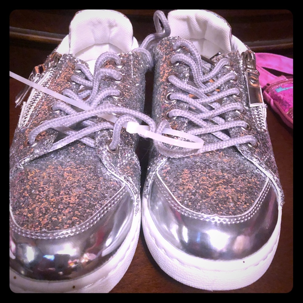 New pair of silver / grey shimmery tennis shoes